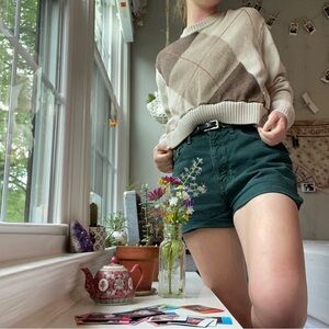 Academia Cropped Sweater